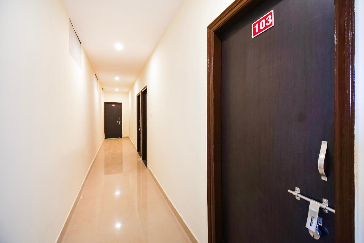 Oyo Flagship 45586 Hotel Airport Inn Rāipur Kültér fotó