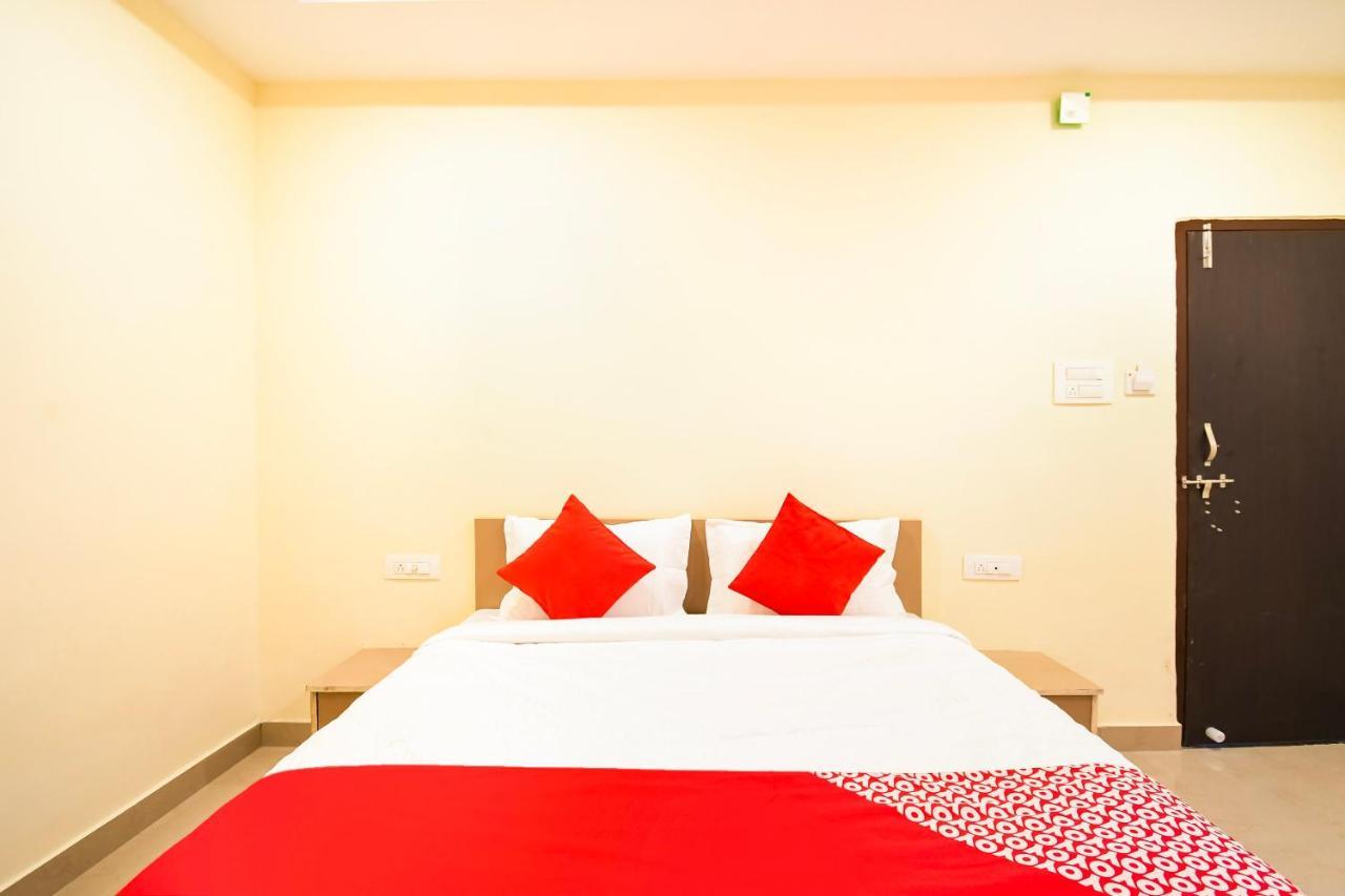 Oyo Flagship 45586 Hotel Airport Inn Rāipur Kültér fotó