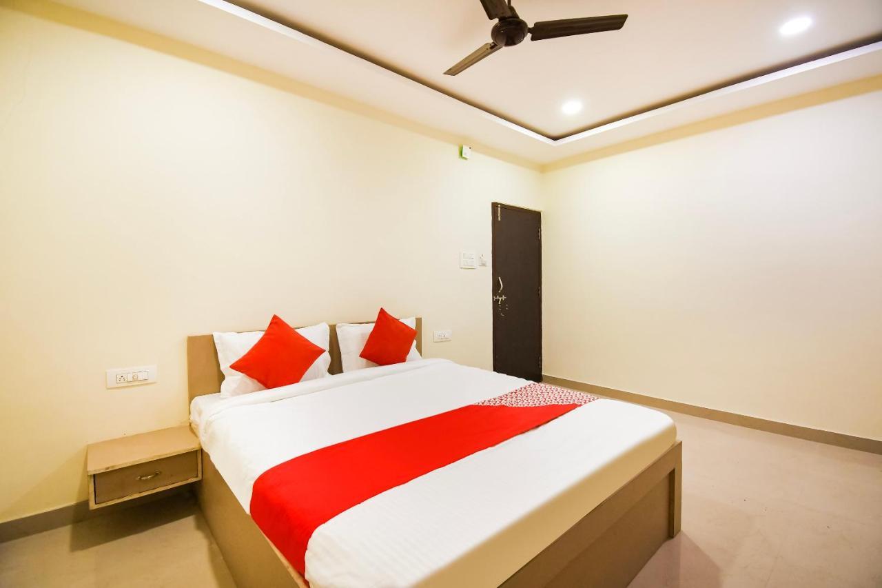 Oyo Flagship 45586 Hotel Airport Inn Rāipur Kültér fotó